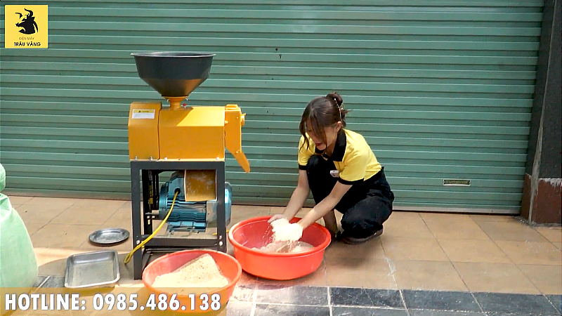 Vận hành máy xát gạo mini