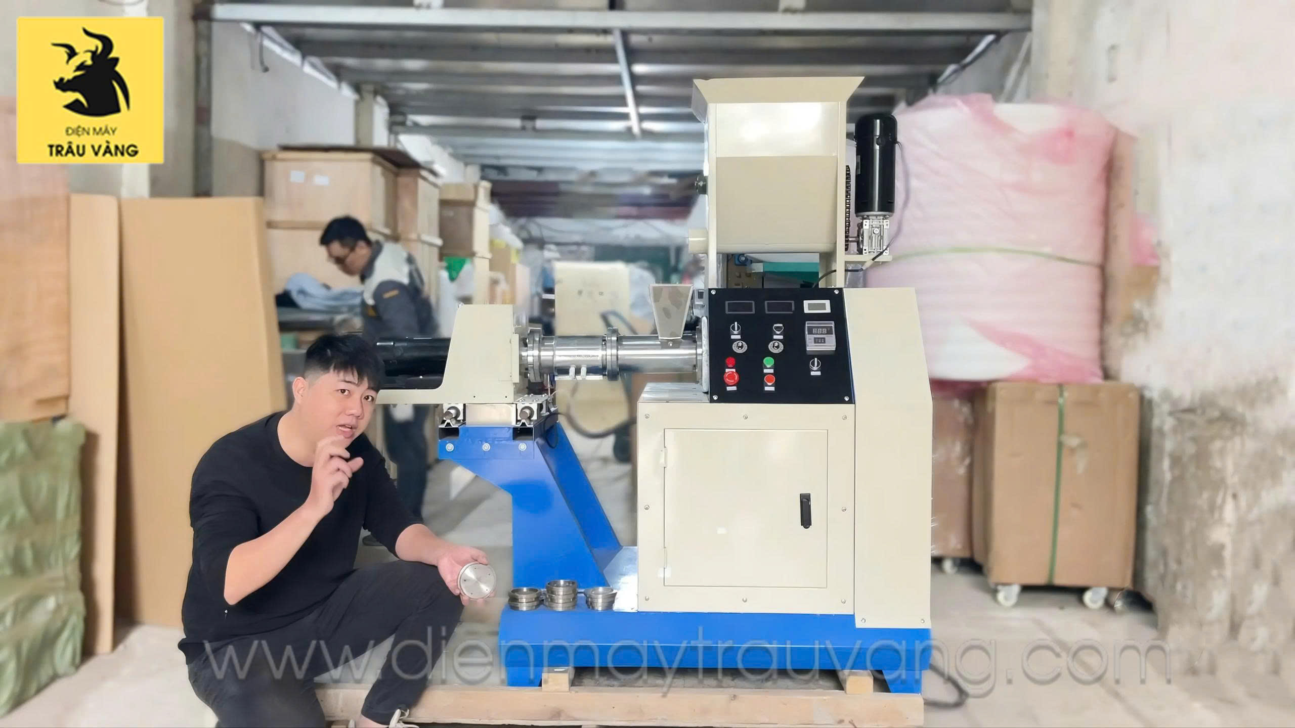 Máy ép cám viên nổi Trâu Vàng